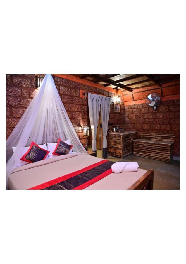 The Horse & Chariot Hotel Мадикери Екстериор снимка