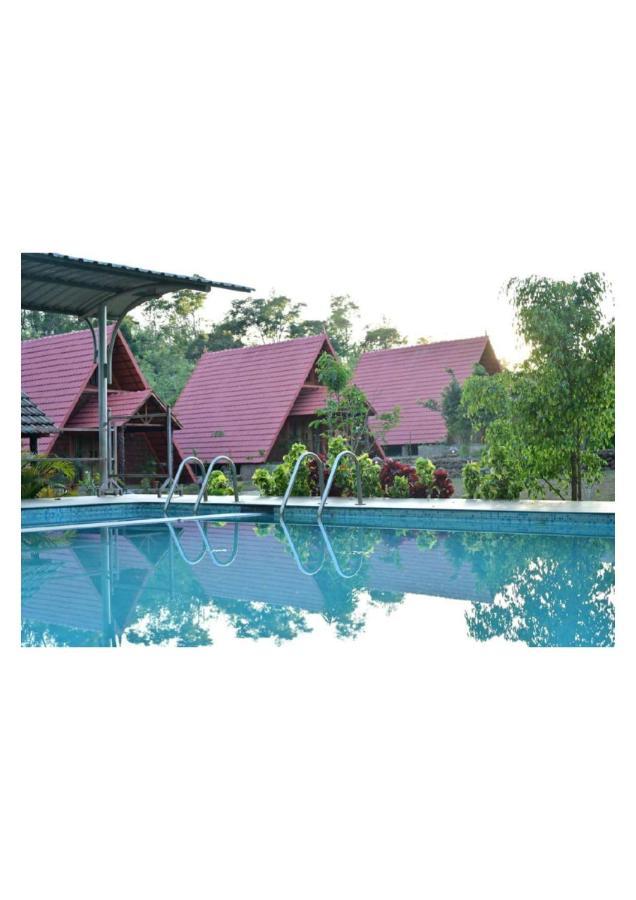 The Horse & Chariot Hotel Мадикери Екстериор снимка