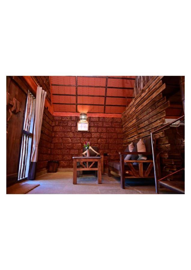 The Horse & Chariot Hotel Мадикери Екстериор снимка