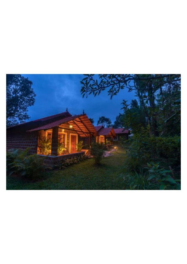 The Horse & Chariot Hotel Мадикери Екстериор снимка