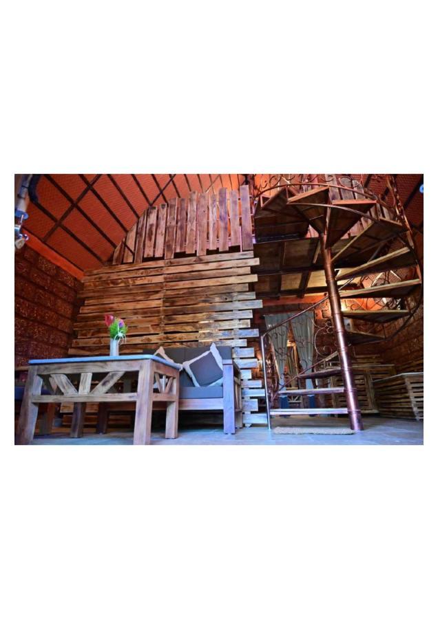 The Horse & Chariot Hotel Мадикери Екстериор снимка